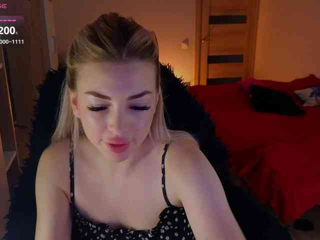 MilanaOmgReal webcam