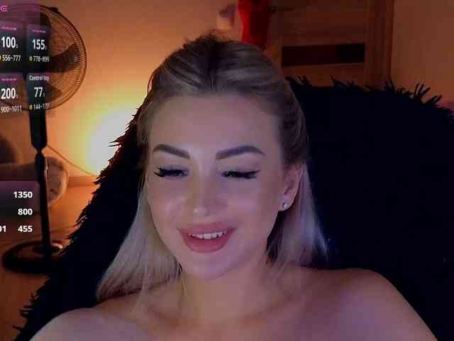 MilanaOmgReal webcam