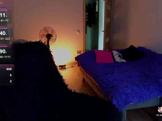 MilanaOmgReal webcam