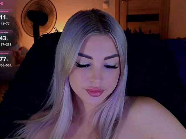 MilanaOmgReal webcam