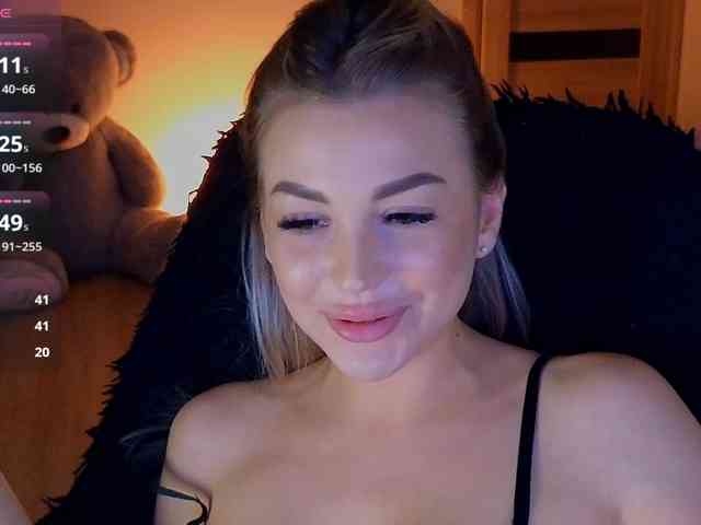 MilanaOmgReal webcam