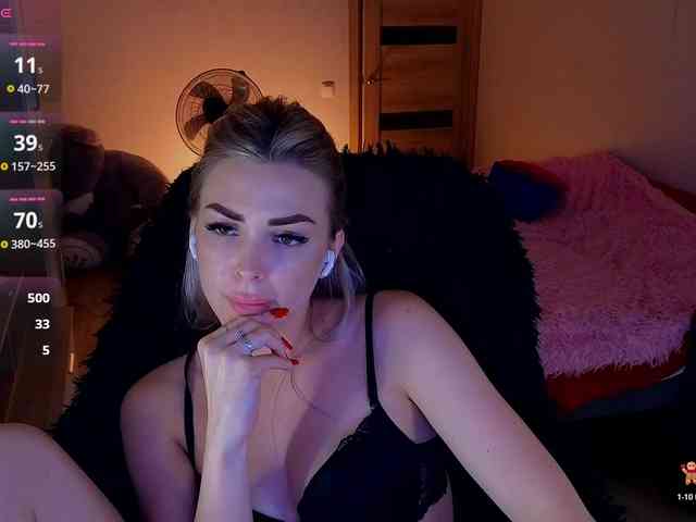 MilanaOmgReal webcam