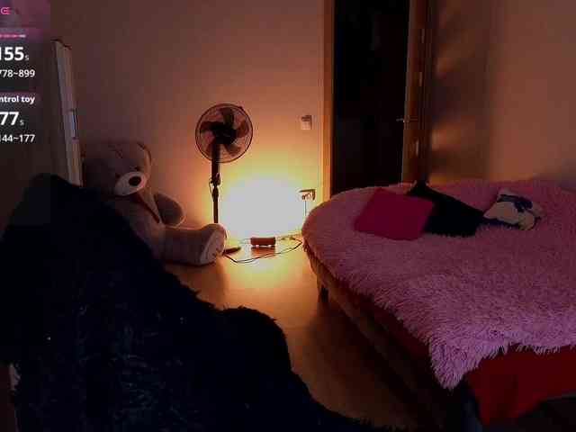 MilanaOmgReal webcam