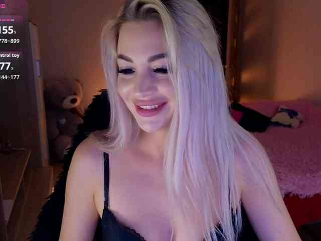 MilanaOmgReal webcam