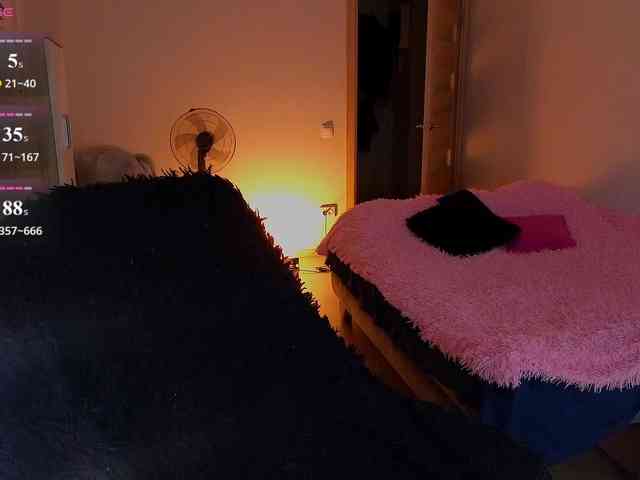 MilanaOmgReal webcam
