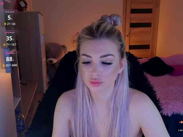MilanaOmgReal webcam