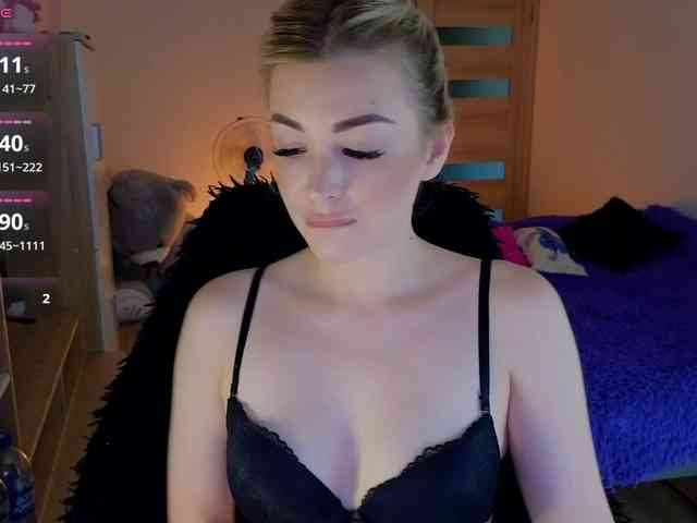 MilanaOmgReal webcam