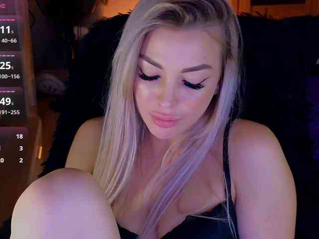MilanaOmgReal webcam
