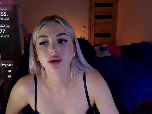 MilanaOmgReal webcam