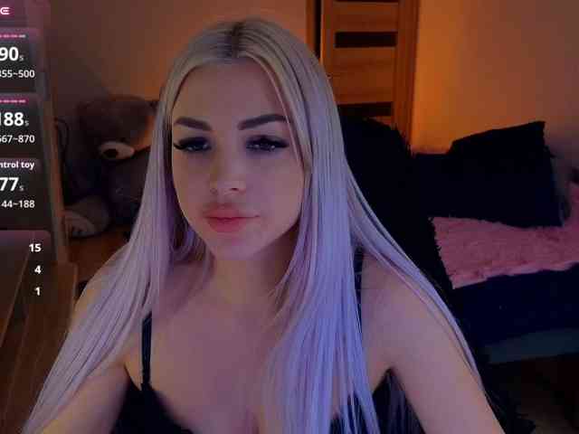 MilanaOmgReal webcam