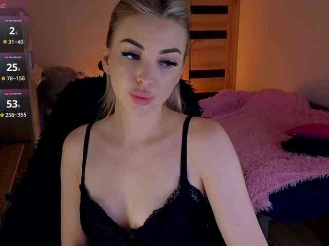 MilanaOmgReal webcam