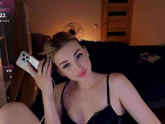 MilanaOmgReal webcam