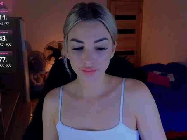MilanaOmgReal webcam