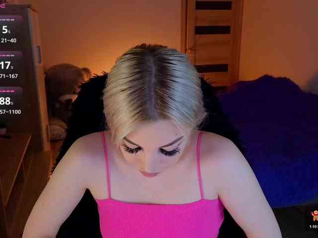 MilanaOmgReal webcam