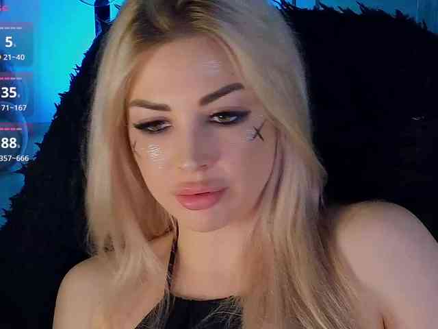 MilanaOmgReal webcam
