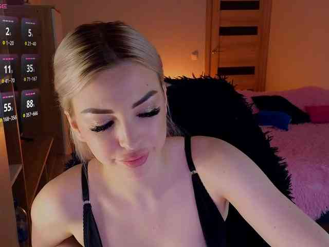 MilanaOmgReal webcam