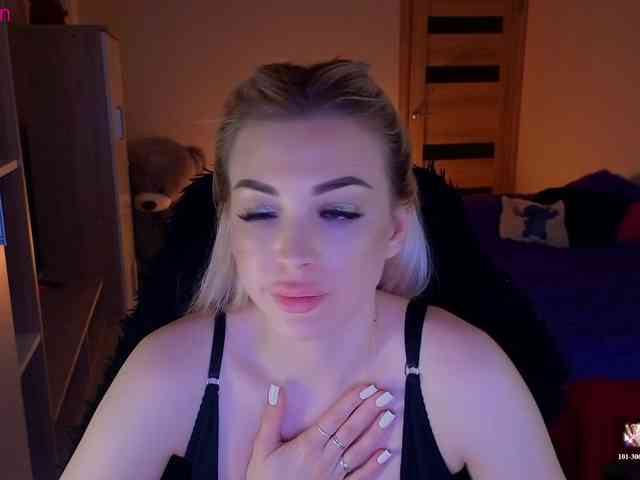MilanaOmgReal Live Webcam on BongaCams