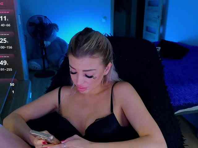 MilanaOmgReal webcam