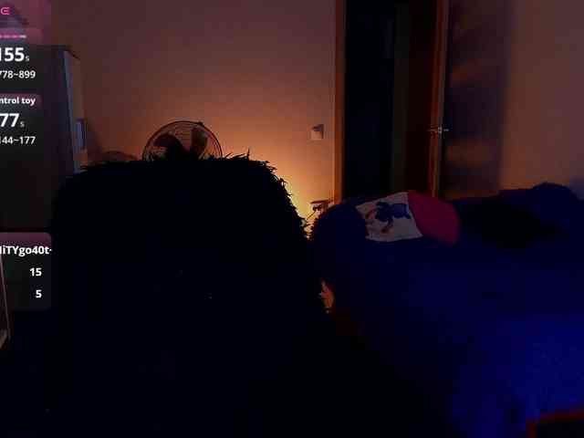 MilanaOmgReal webcam