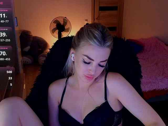 MilanaOmgReal webcam