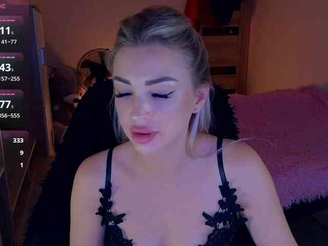 MilanaOmgReal webcam