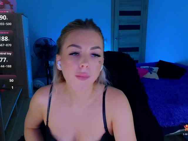 MilanaOmgReal webcam