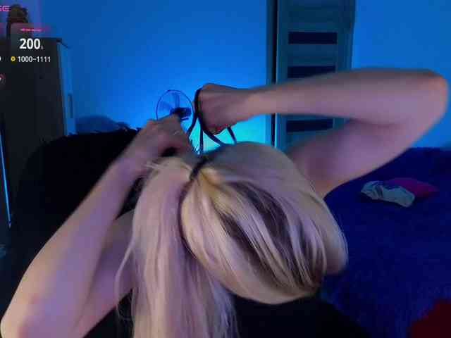 MilanaOmgReal webcam