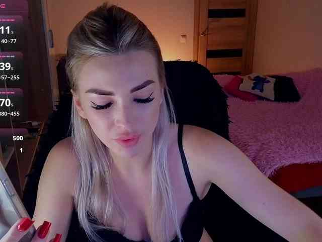 MilanaOmgReal webcam