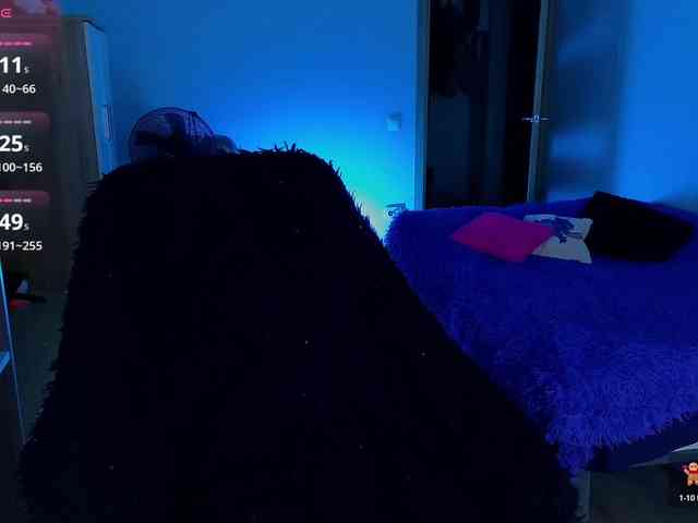 MilanaOmgReal webcam