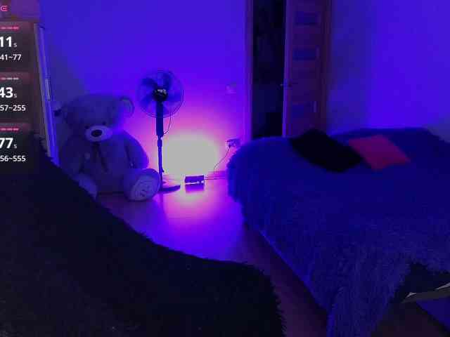 MilanaOmgReal webcam