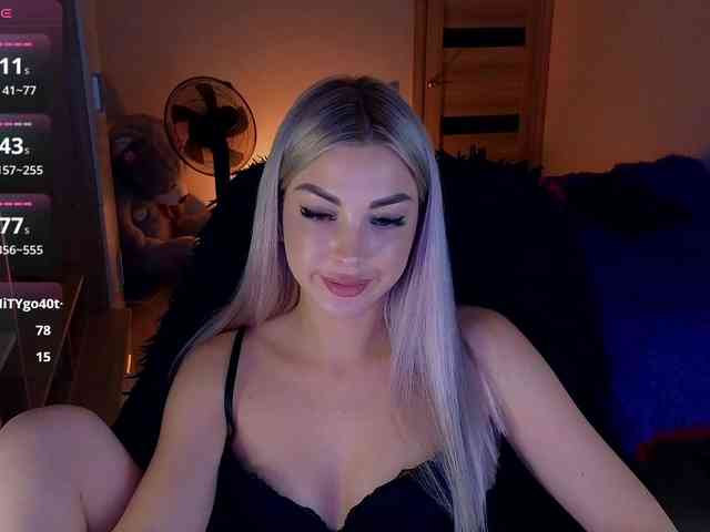 MilanaOmgReal webcam