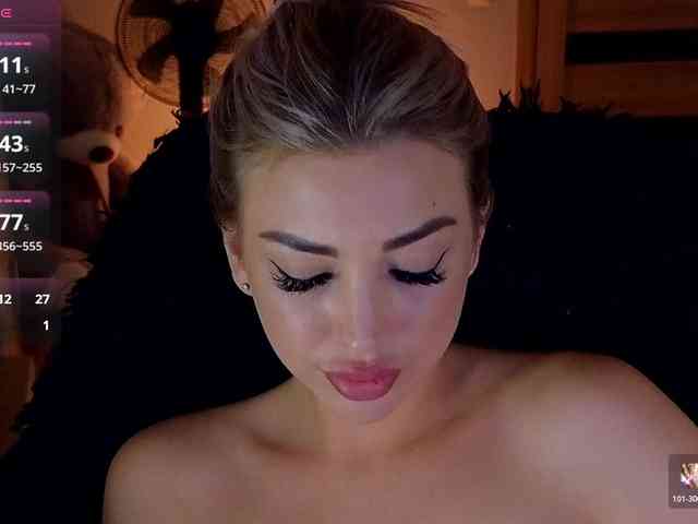 MilanaOmgReal webcam
