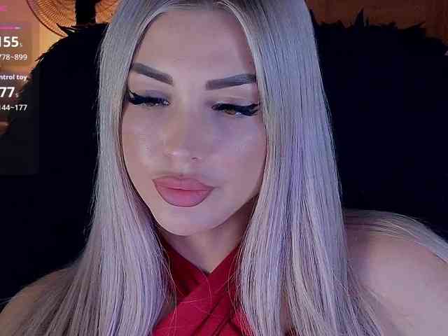 MilanaOmgReal webcam