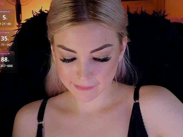 MilanaOmgReal webcam