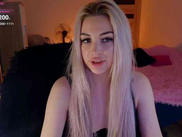 MilanaOmgReal webcam