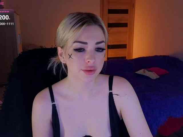 MilanaOmgReal webcam
