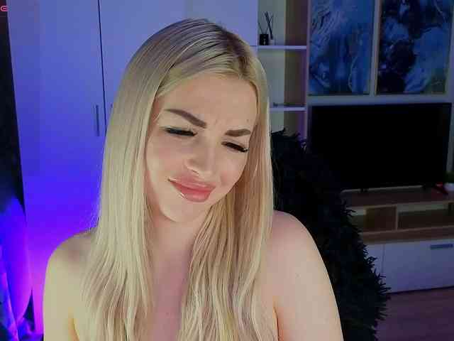 MilanaOmgReal webcam