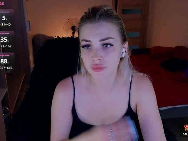 MilanaOmgReal webcam