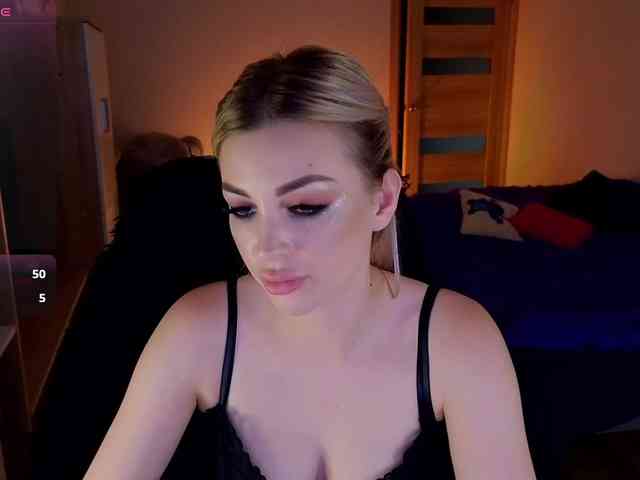 MilanaOmgReal webcam