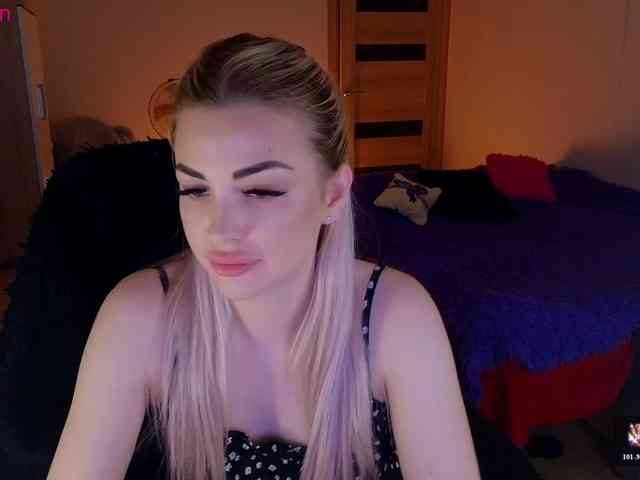 MilanaOmgReal webcam