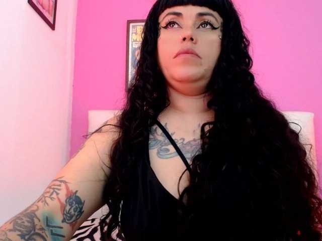 le modèle pamela666 est en webcam porno dans un show sur le site bongacams, il possède les tags suivants: Latino/Hispanic,Brunette,Shaved