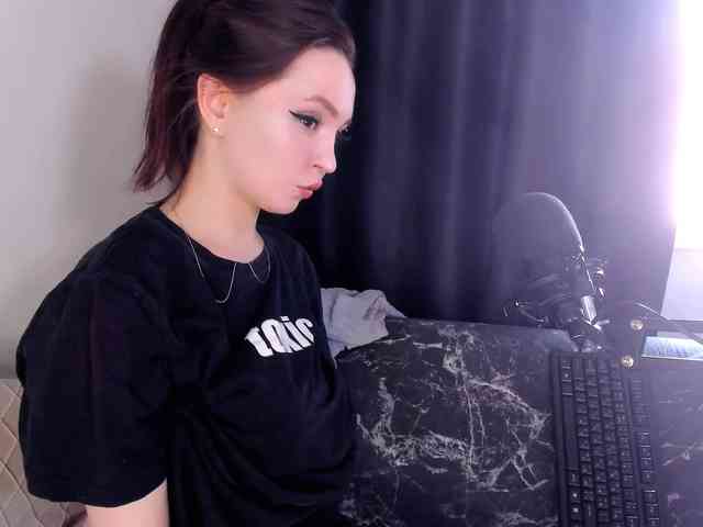 AsyaSweeet webcam