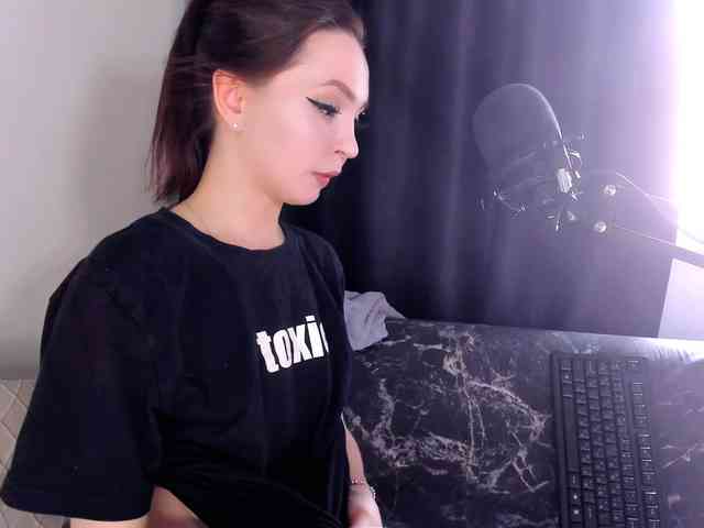 AsyaSweeet webcam