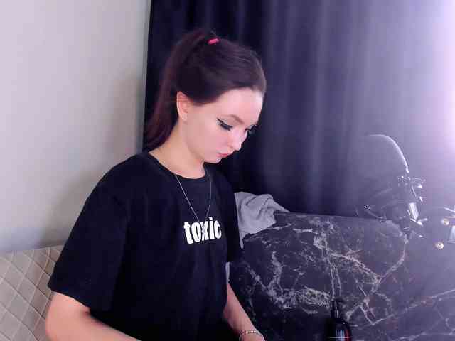AsyaSweeet webcam