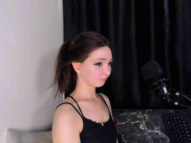 AsyaSweeet webcam