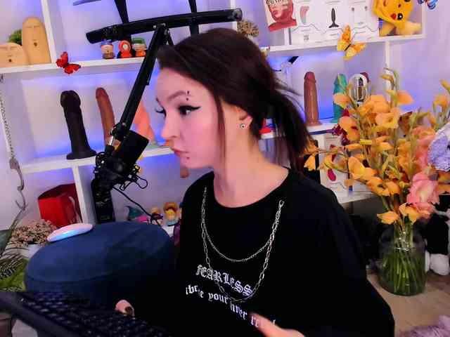 Model: AsyaSweeet