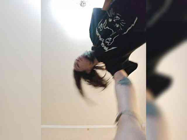 AsyaSweeet webcam
