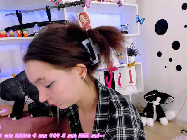 AsyaSweeet webcam