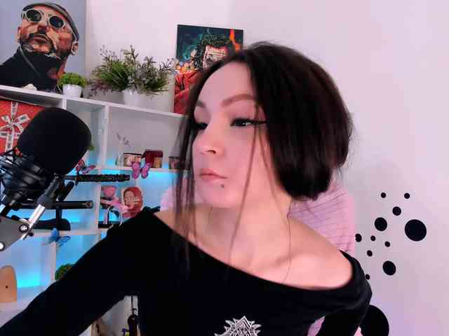 यह मॉडल अभी लाइव है. AsyaSweeet