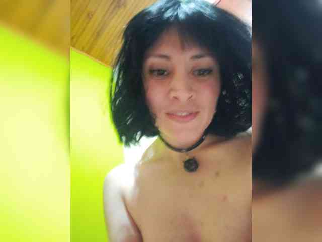isis_diosa webcam